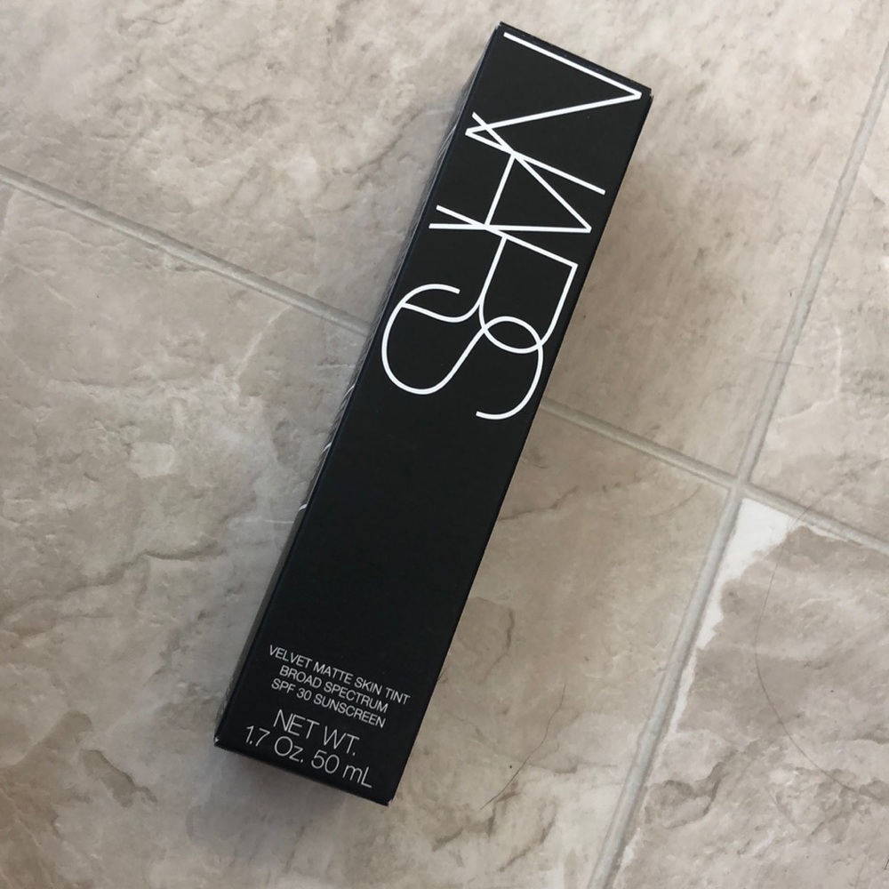 NARS Velvet skin tint ( light 1Finland)